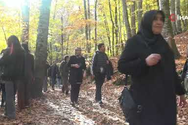 Yedigöller ziyaretçi akınına uğradı