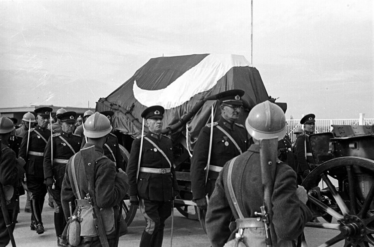 Gazi Mustafa Kemal Atatürk, ebediyete intikalinin 87. yılında anılıyor-Bursa Hayat Gazetesi-5