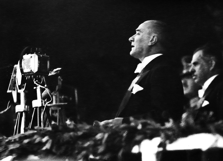 Gazi Mustafa Kemal Atatürk, ebediyete intikalinin 87. yılında anılıyor-Bursa Hayat Gazetesi-4