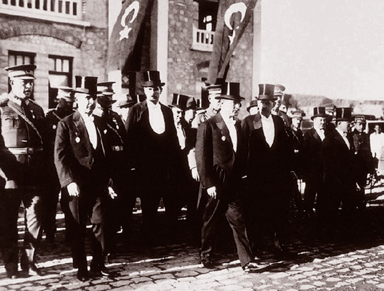 Gazi Mustafa Kemal Atatürk, ebediyete intikalinin 87. yılında anılıyor-Bursa Hayat Gazetesi-2