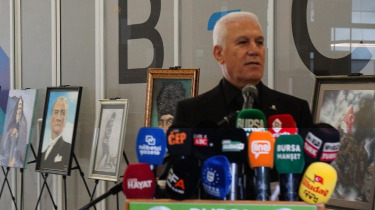 Bursa’da Ata’ya vefa! İki sergi sanatseverlerle buluştu -Bursa Hayat-3