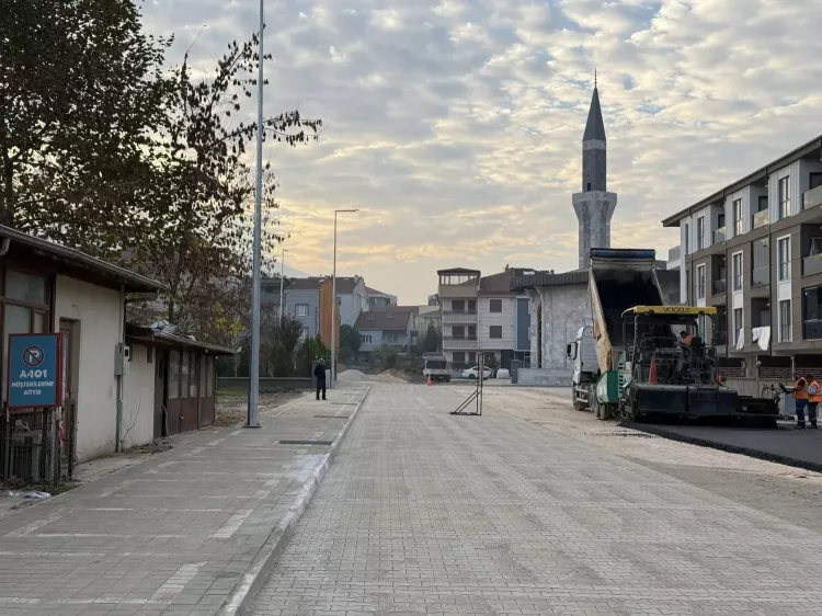 İnegöl'de 3 mahallede asfalt çalışması: Başkan Taban'dan yerinde inceleme - Bursa Hayat Gazetesi-4
