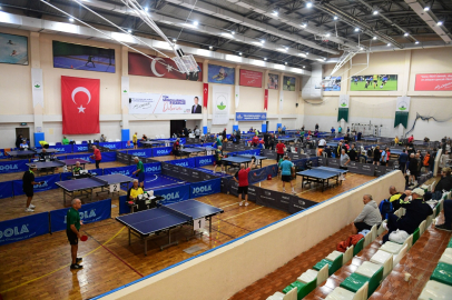Bursa’da masa tenisi severler final heyecanını yaşadı