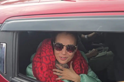 Oyuncu Özgü Namal trafik kazası geçirdi