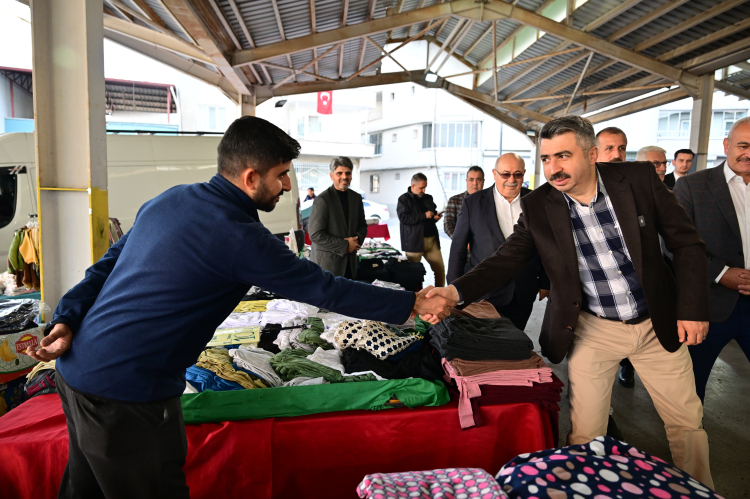 Yıldırım’da birlik ve beraberlik sofrası: Başkan Yılmaz esnafla kahvaltıda - Bursa Hayat Gazetesi-3