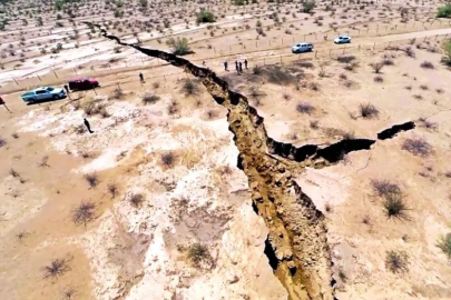 Afrika yavaş yavaş ikiye ayrılıyor