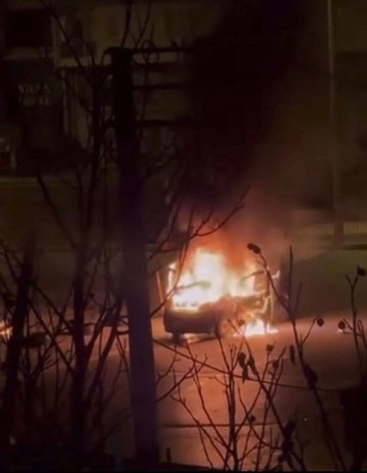 Bursa’da gece yarısı yangın paniği! Araç alev alev yandı -Bursa Hayat-2