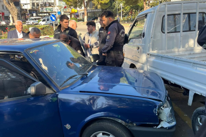 Bursa'da ucuz atlatılan kaza! Kamyonete çarparak durabildi