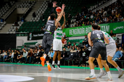 Bursaspor Basketbol'dan önemli galibiyet! Aliağa Petkimspor’u 76-74 yendi