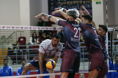 Bursa Büyükşehir, Ziraat Bankkart’a 3-1 yenildi