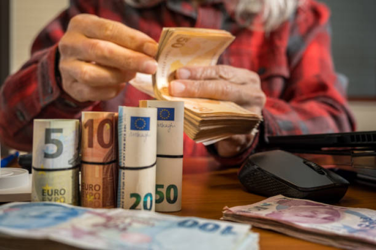 Alman devi Commerzbank’tan dikkat çeken dolar ve euro tahmini - Bursa Hayat Gazetesi-3