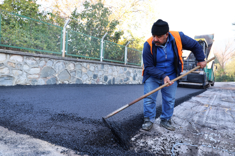 Osmangazi Belediyesi’nden yol konforu hamlesi: 250 ton asfalt serildi - Bursa Hayat Gazetesi-2