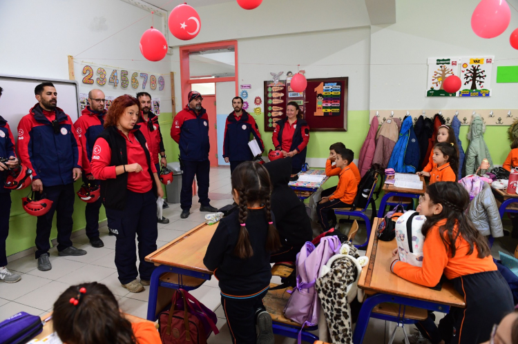 Mümin Canbaz İlkokulu’nda afet bilinci eğitimi - Bursa Hayat Gazetesi-4