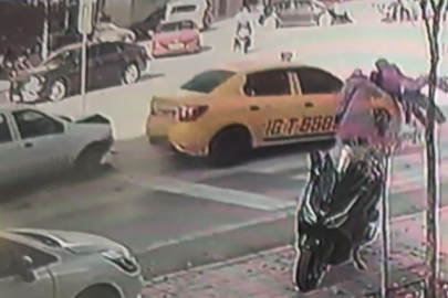 Bursa İnegöl’de feci kaza: Anne ve bebek yaralandı!