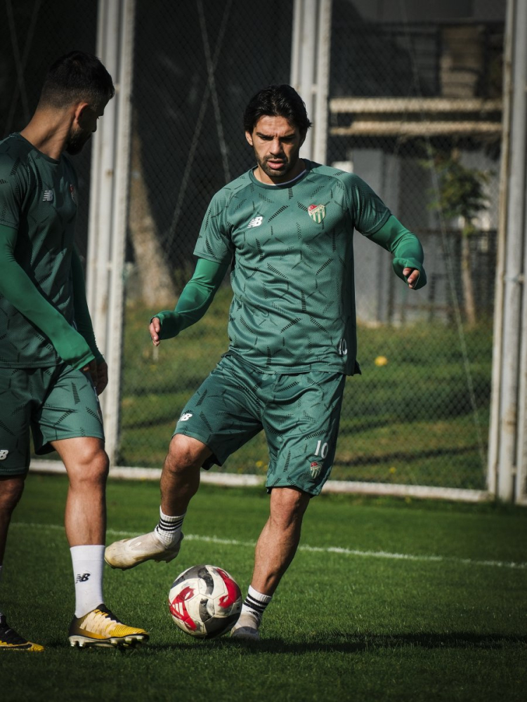 Özlüce’de yüksek tempo: Bursaspor’da antrenmanlar tam gaz!-Bursa Hayat Gazetesi-3