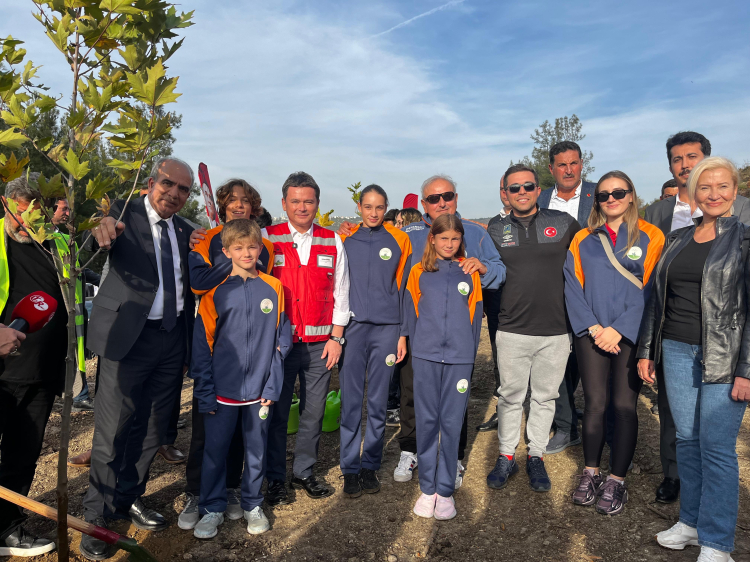 Bursa Çağlayan Mahallesi’ne 700. yıl anısına 700 fidan dikildi - Bursa Hayat Gazetesi-5