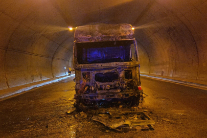 Orhangazi Tüneli'nde korku dolu anlar! Alev topuna döndü