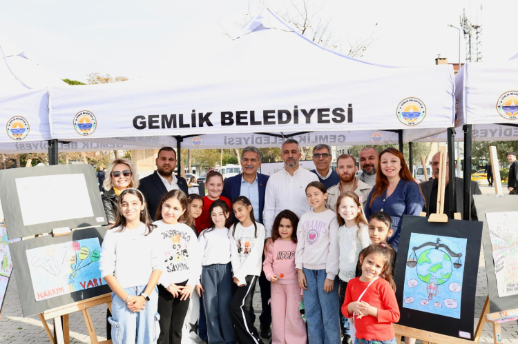 Gemlik'te resim yarışmasında dereceye giren eserler sergilendi -Bursa Hayat-2
