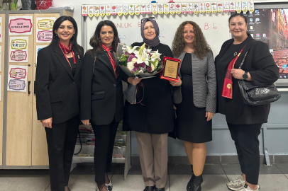 YASAV, “Yılın Öğretmeni”ni açıkladı: Ödülün sahibi Nurten Kaya oldu