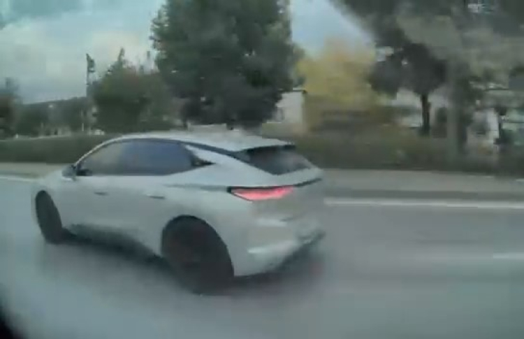 Bursa'da korkunç anlar! Makas atan sürücü kamerada-Bursa Hayat Gazetesi-2