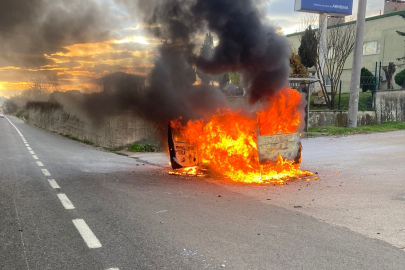 Bursa'da yanan araçtaki patlama anı kamerada