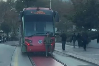 Bursa’da tehlikeye aldırmadı rahatlığıyla dikkat çekti