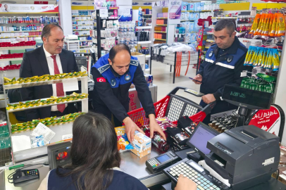 Bursa Gemlik’te zincir marketlere zabıta denetimi