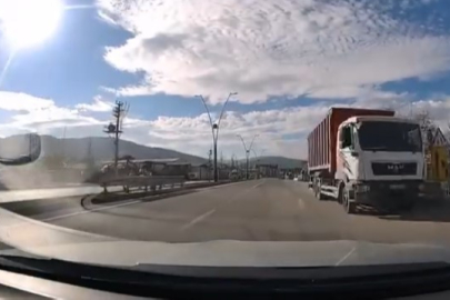 Bursa’da tehlikeli anlar! Kamyon ters şeritte ilerledi
