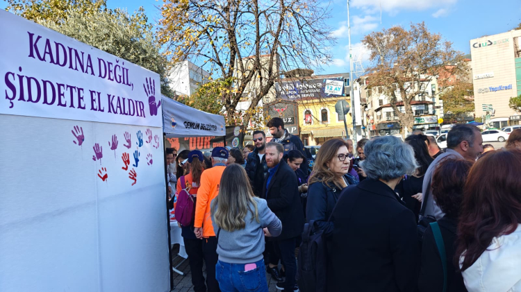 Gemlik’te anlamlı program! Kadına şiddete dur denildi -Bursa Hayat-2