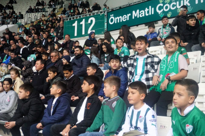 Osmangazi Belediyesi’nden çocuklara tribün sürprizi