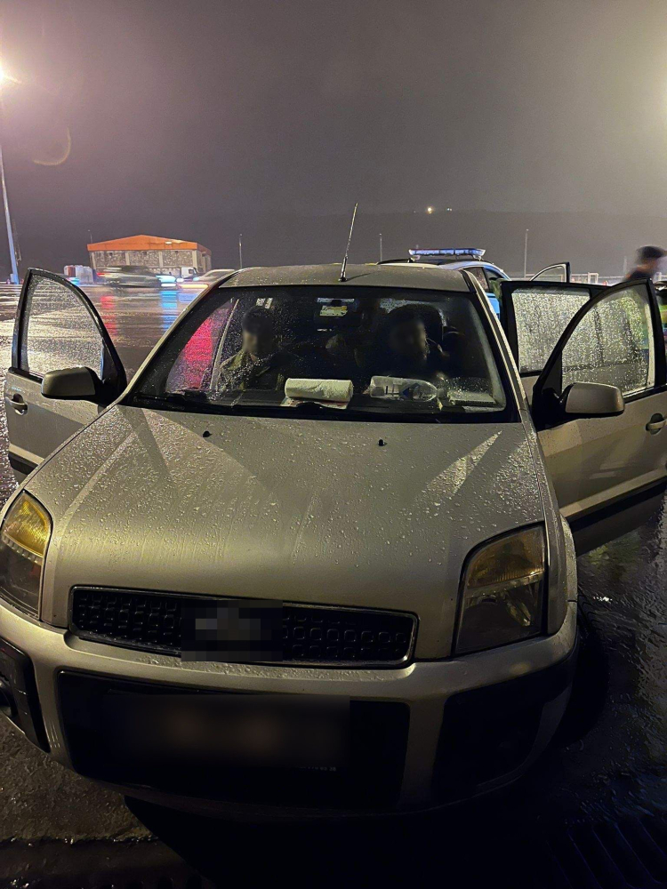 Bursa polisi kaçakçılık şebekesini çökertti: 8 göçmen yakalandı!-Bursa Hayat Gazetesi-2