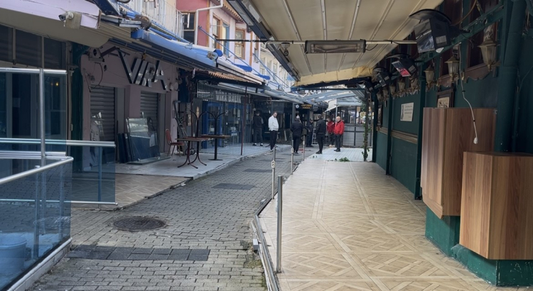 Arap Şükrü Sokağı'nda tente krizi büyüyor!-Bursa Hayat Gazetesi-2