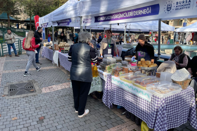 Bursa’da ‘Meydan Kadınların’ dayanışma pazarına yoğun ilgi
