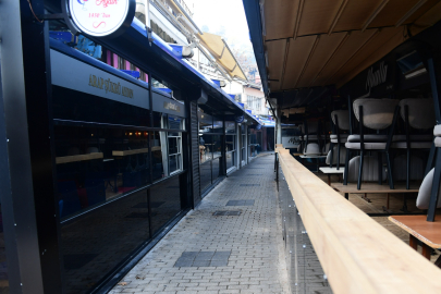 Arap Şükrü Sokağı’ndaki kaçak eklentiler kaldırıldı