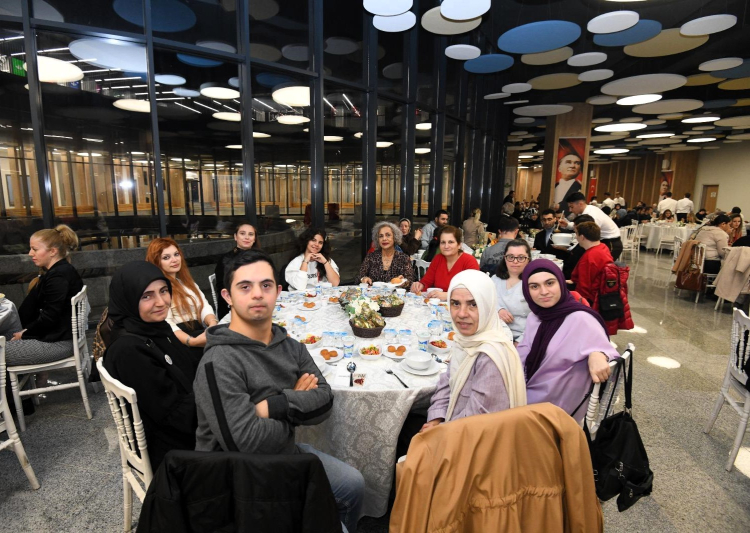 Osmangazi Belediyesi’nden Dünya Engelliler Günü’nde sıcak buluşma - Bursa Hayat Gazetesi-5