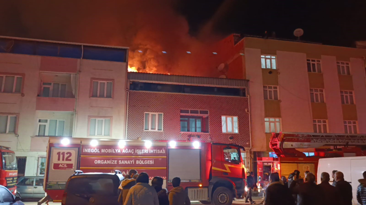 Bursa’da yangın paniği! Mahalleli sokağa döküldü -Bursa Hayat-3