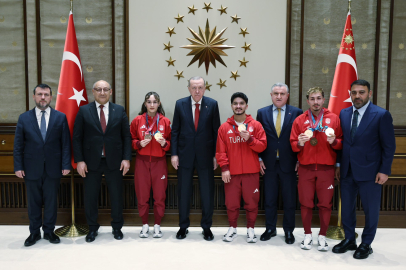 Cumhurbaşkanı Erdoğan milli sporcuları kabul etti