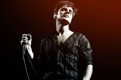 Gündem olan hareket! Teoman sahnede bakın ne yaptı?