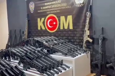 Bursa'da iki ayrı depoya eş zamanlı baskın!