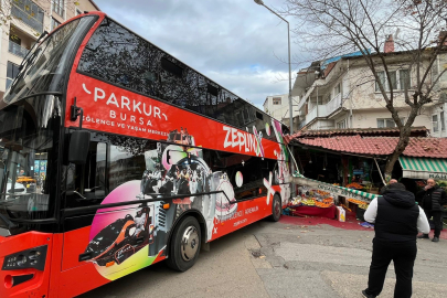 Bursa'da facia teğet geçti! Öğrenci otobüsü manava daldı