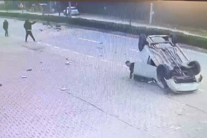 Bursa’da mucize kurtuluş! Takla atan araçtan böyle çıktı