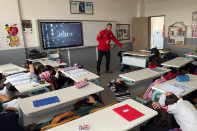 Bursa’da JAK Timleri öğrencilerle buluştu