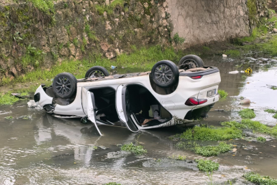 Bursa’da kaza! Araç dereye uçtu, 3 yaralı