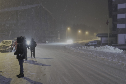 Bursa Uludağ'da yoğun kar yağışı! Uyarı geldi