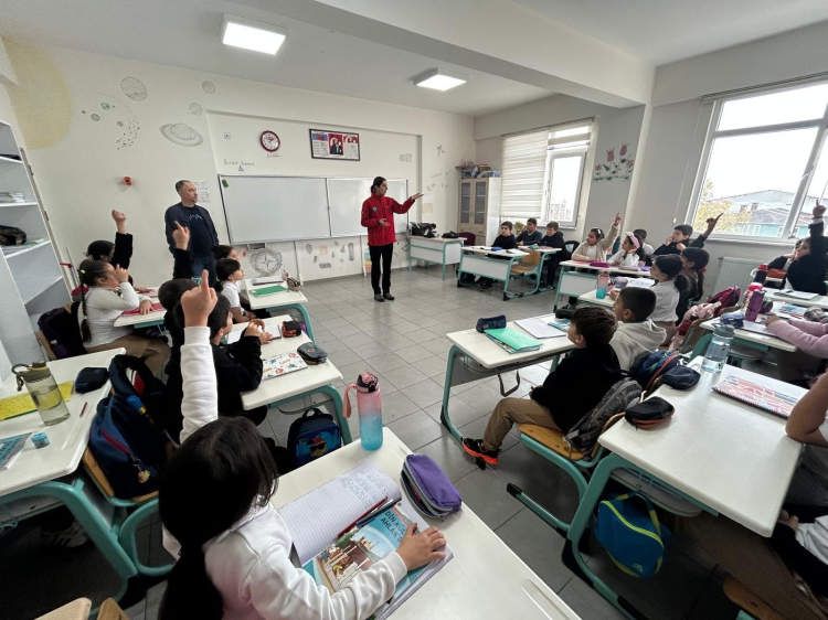 Bursa’da JAK Timleri öğrencilerle buluştu -Bursa Hayat-2