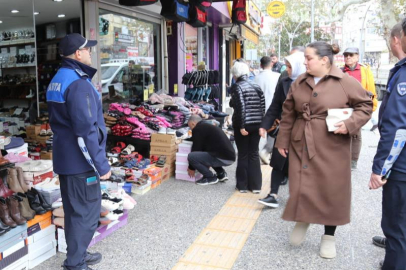 Edremit Belediyesi kaldırım işgallerine geçit vermiyor