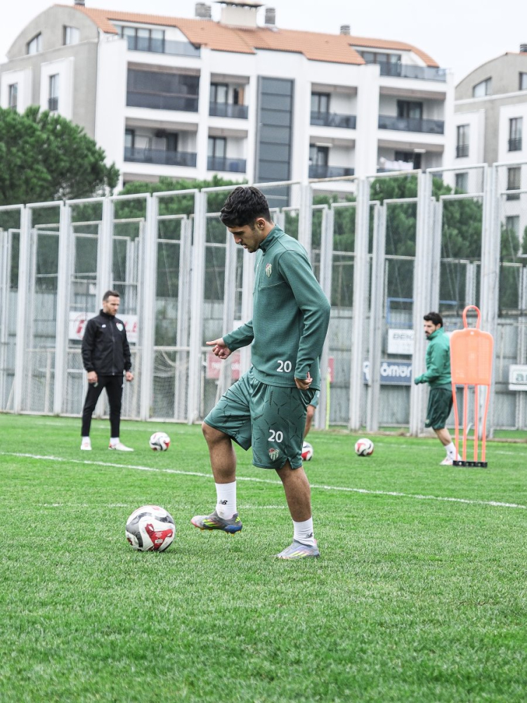 Bursaspor'da Ankara Demirspor mesaisi!-Bursa Hayat Gazetesi-3