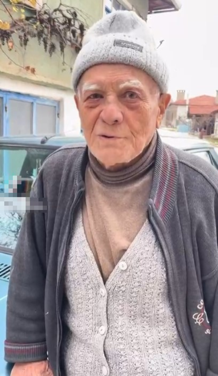 Bursa’da duygulandıran satış: 32 yıllık otomobiline veda etti!-Bursa Hayat Gazetesi-4