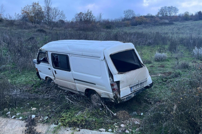 Bursa’da minibüsün şarampole yuvarlandığı kazada sürücü ağır yaralı