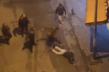 Bursa’da araçtakilere laf attı, hastanelik oldu!